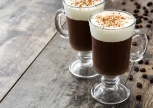 Irish Coffee - dlaczego kawa po irlandzku stała się tak znana?